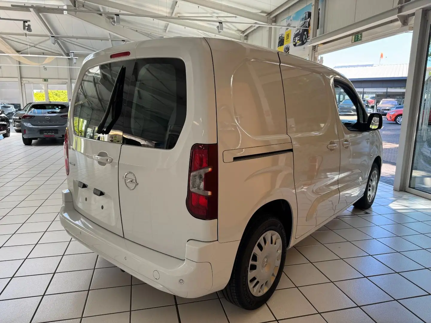 Opel Combo E Cargo Basis Bílá - 2
