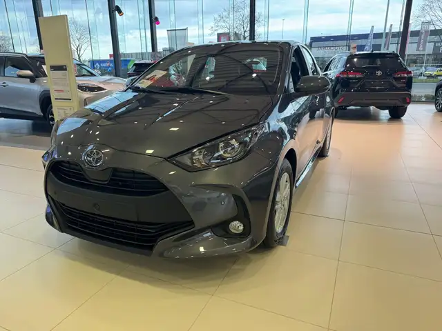 Toyota Yaris Hybrid 116hp CVT Dynamic