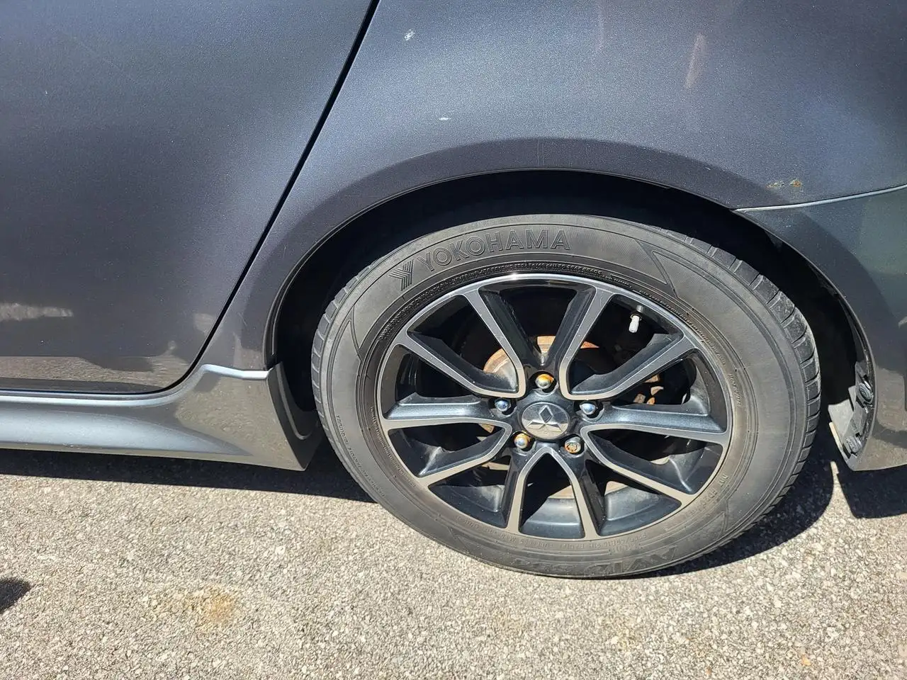 Mitsubishi Lancer снимка Mitsubishi Lancer