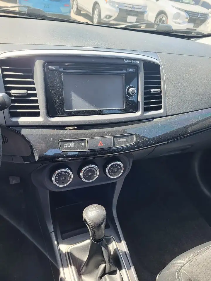 Mitsubishi Lancer снимка Mitsubishi Lancer