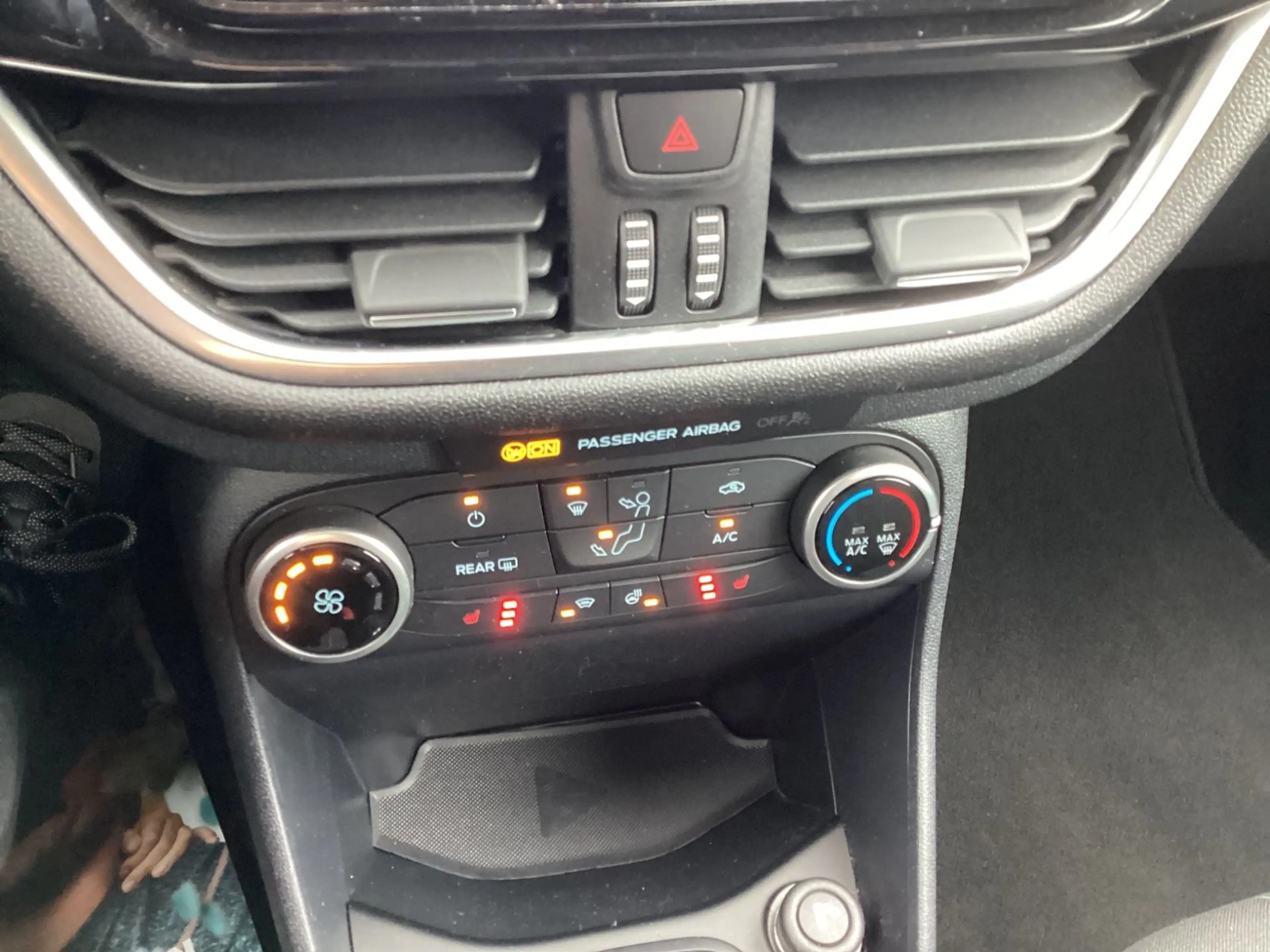 Ford Fiesta Cool & Connect*Navi*GJR*Winter-P*GRA* — photo 13