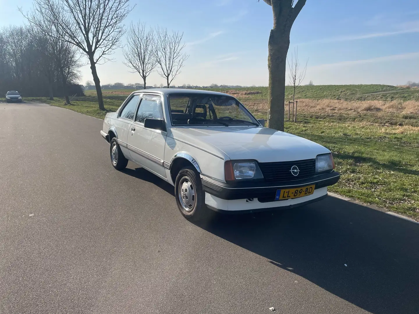 Opel Ascona 1.3 S - 2