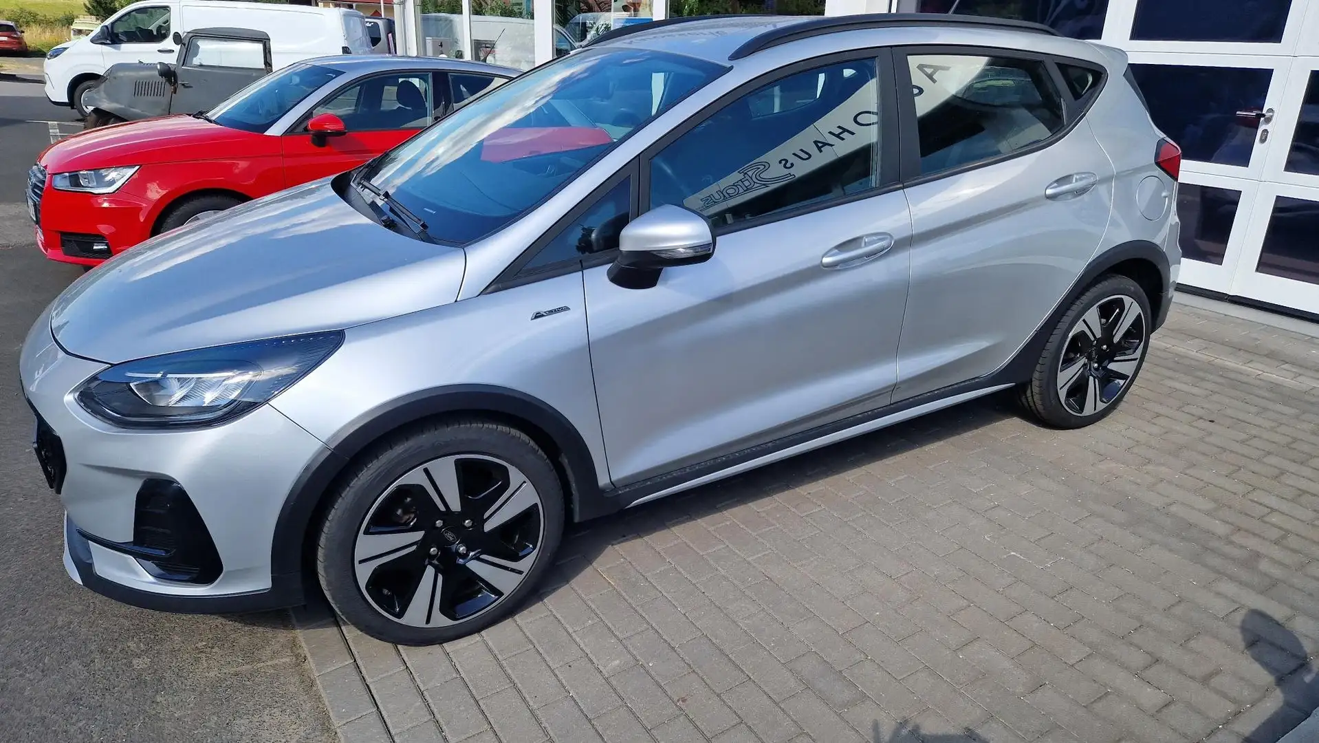 Ford Fiesta Active Silber - 1