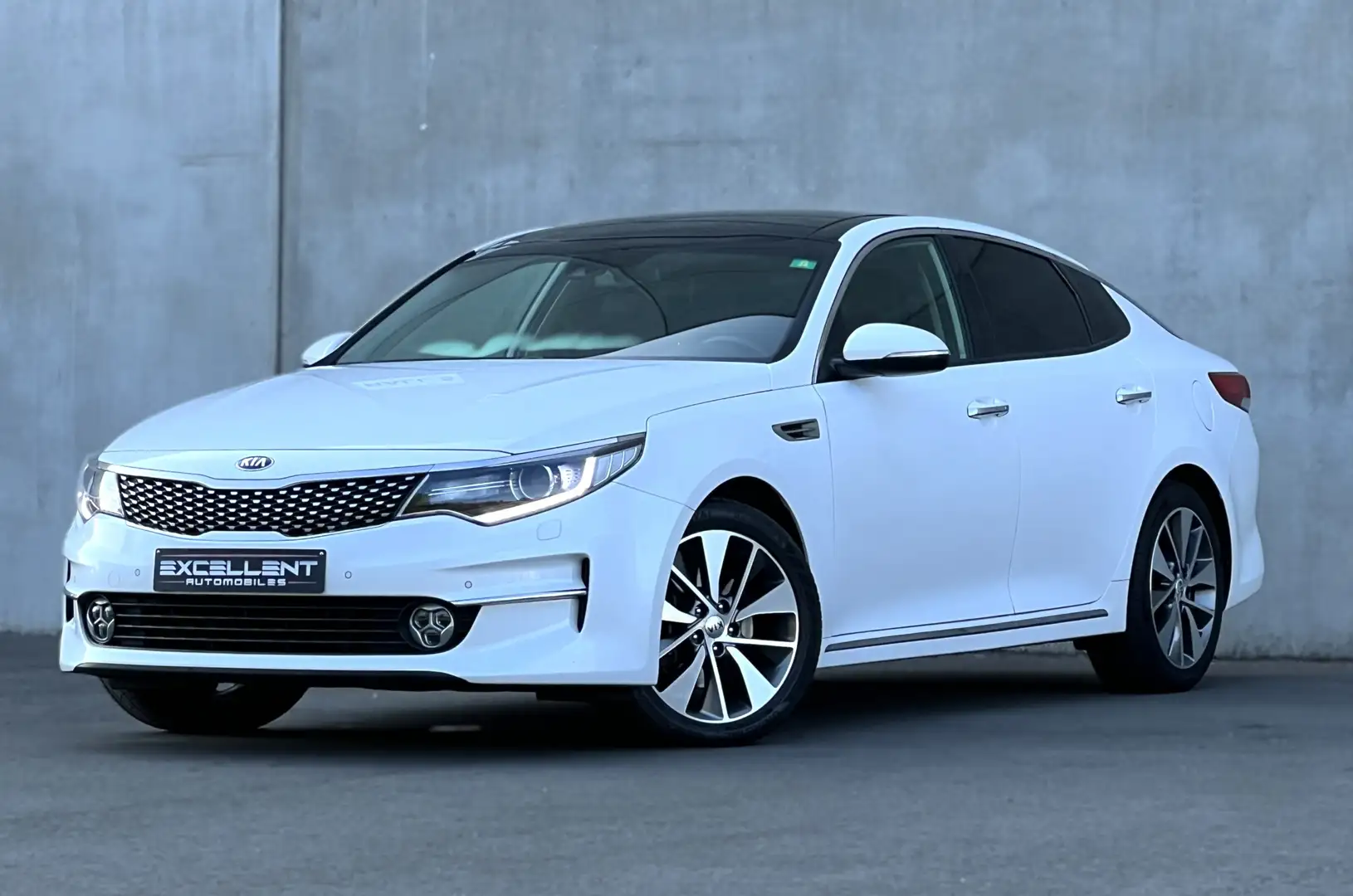 Kia Optima 1.7 CRDi*FULL OPTION*AIRCO*PANO*GARANTIE 12 MOIS Wit - 1