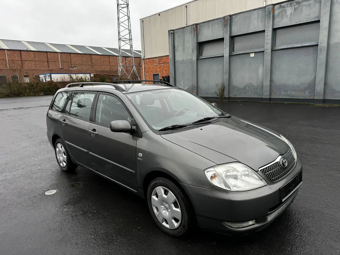 Toyota Corolla 1.4i AIRCO DIGITAL CLIMATISÉ Gris - 1