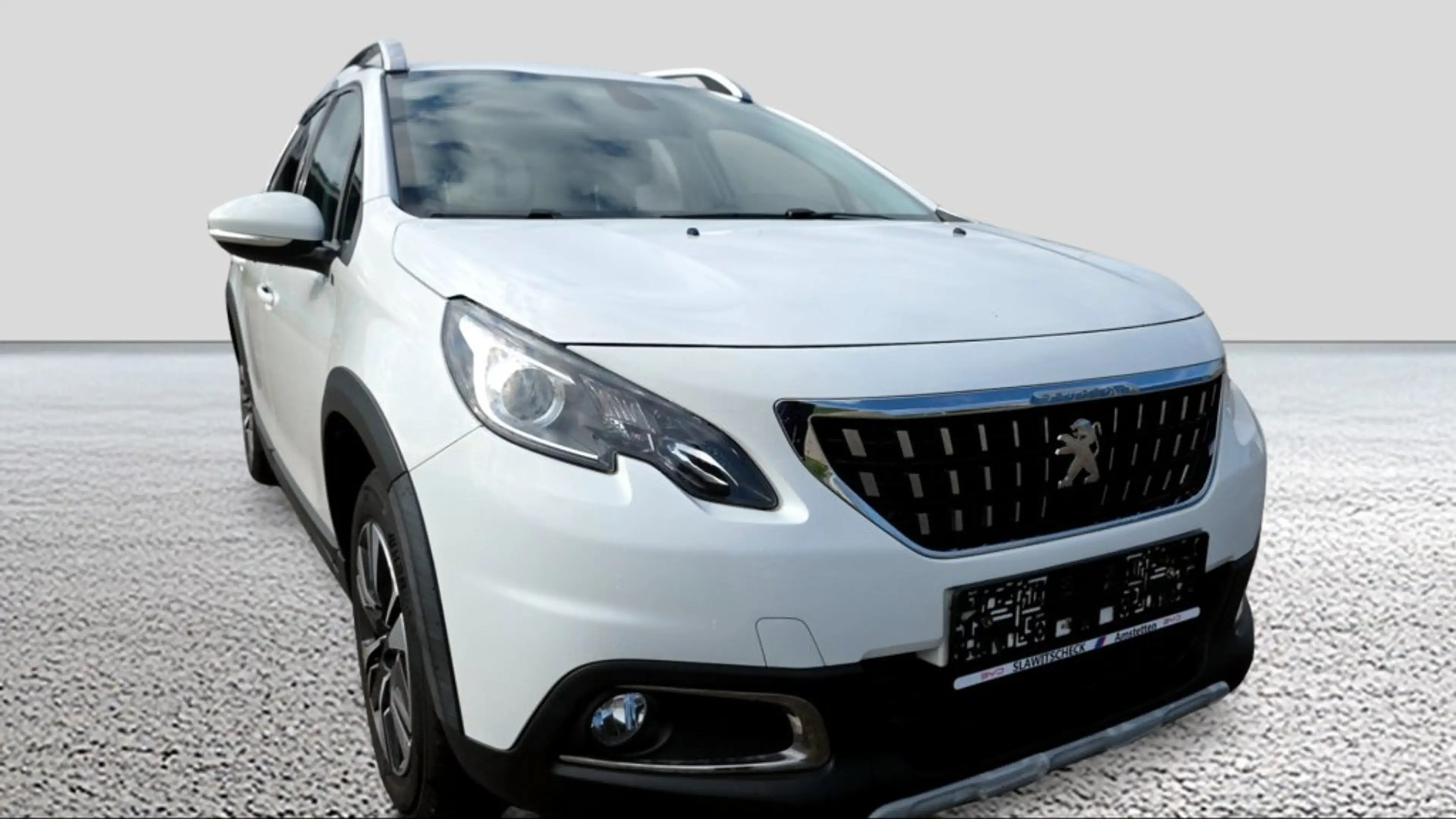 Peugeot 2008 1,2 PureTech 110 S&S Allure — photo 14