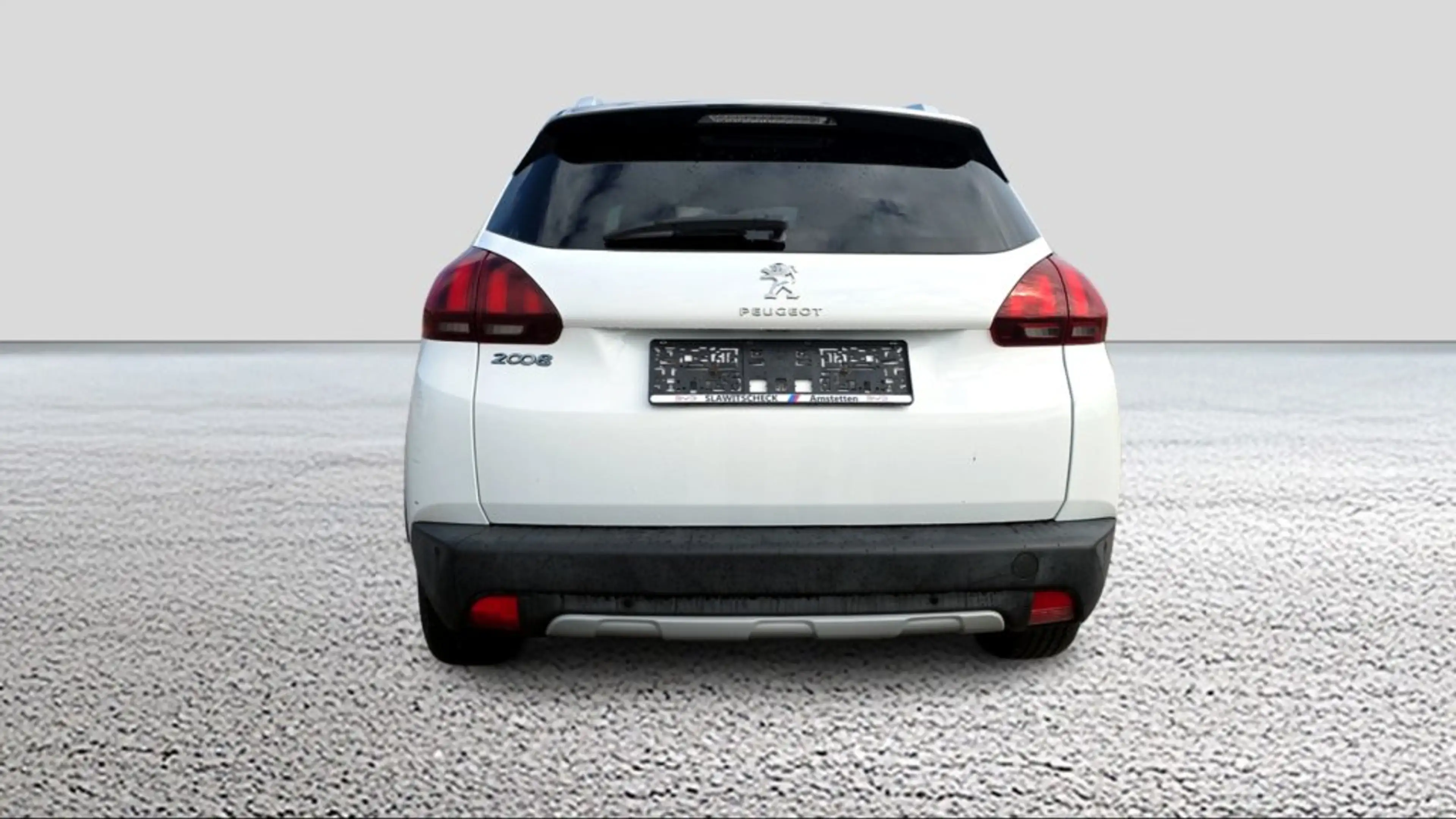 Peugeot 2008 1,2 PureTech 110 S&S Allure — photo 11