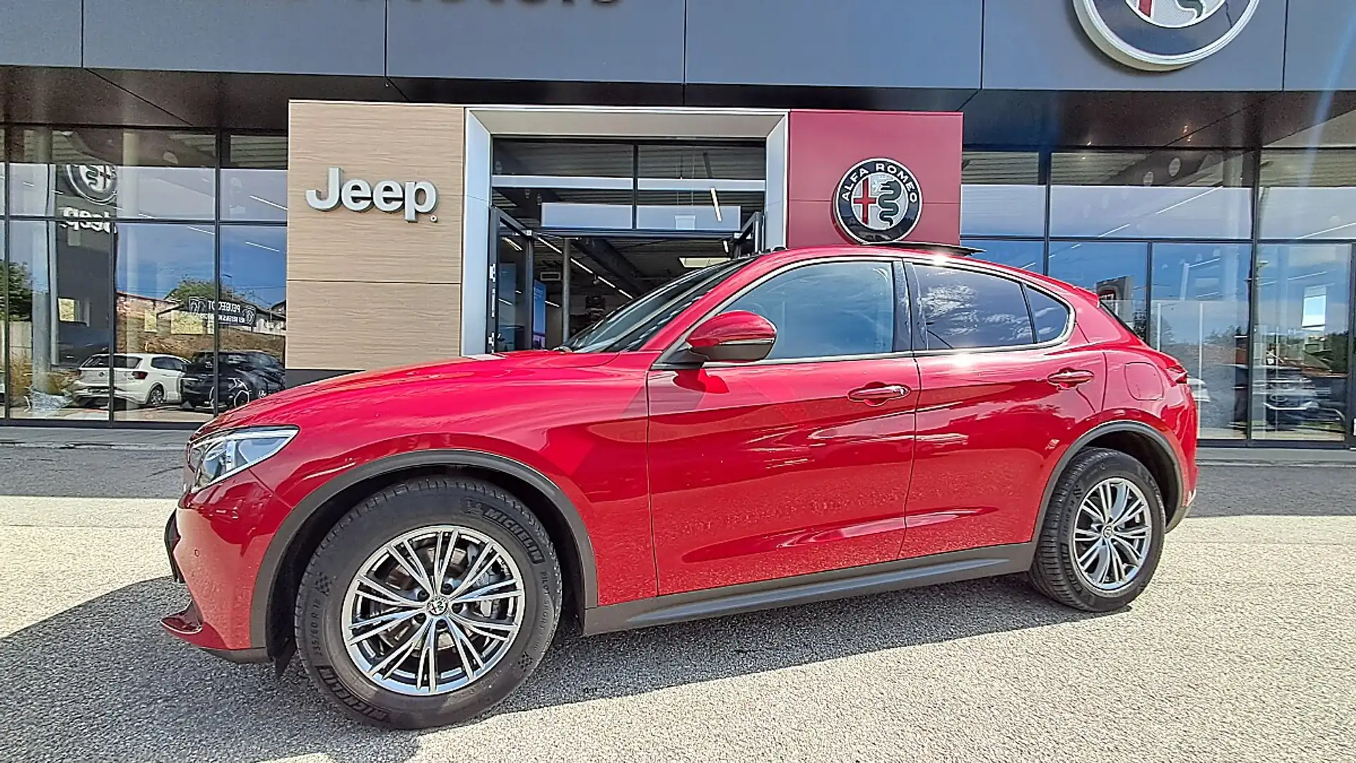Alfa Romeo Stelvio Magnifica 2,2 ATX AWD Rot - 2