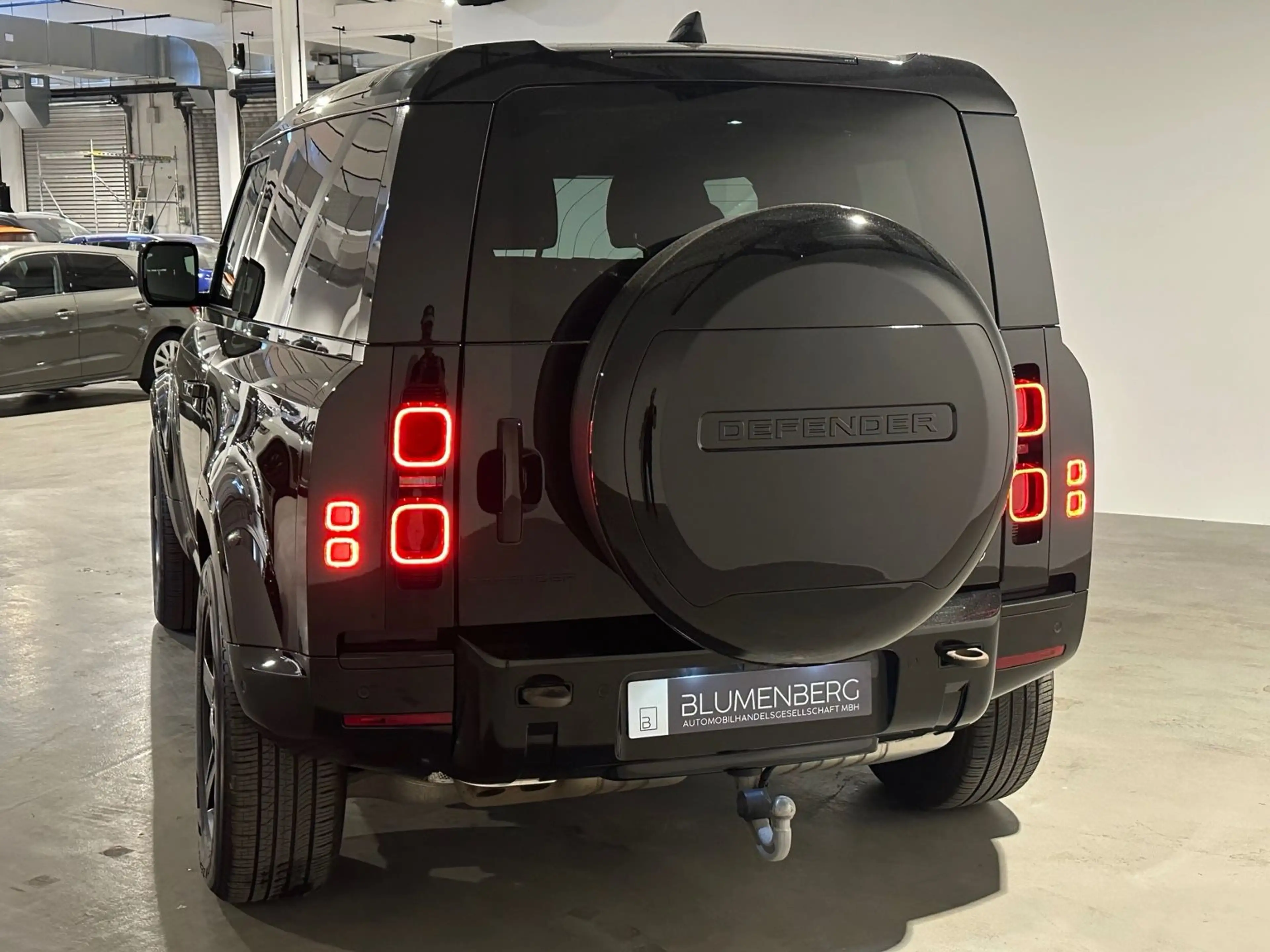 Land Rover Defender 90 D250  X-Dynamic SE*el. Faltdach,ACC* — photo 9