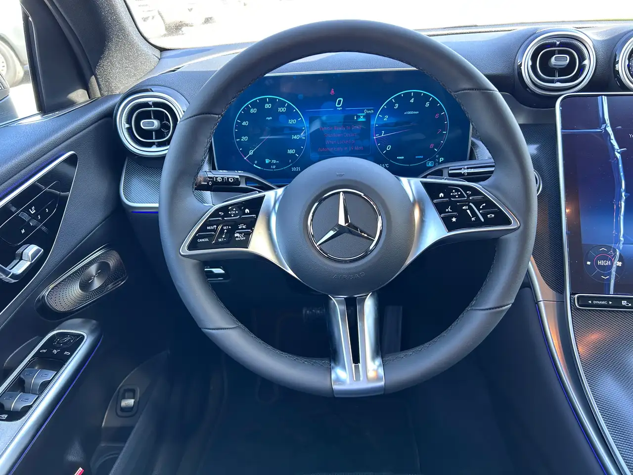 Mercedes-Benz GLC снимка Mercedes-Benz GLC