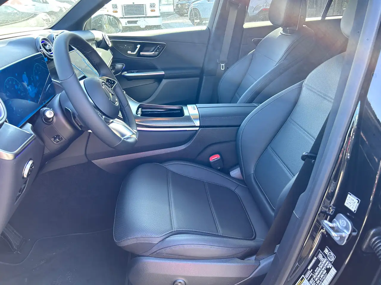 Mercedes-Benz GLC снимка Mercedes-Benz GLC