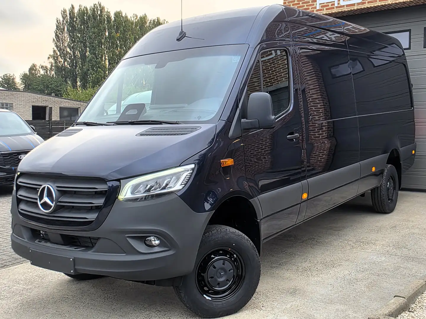 Mercedes-Benz Sprinter 319 4x4 - 57.990EX - L3H2 - NIEUW MODEL 2025 - 0KM Blauw - 1