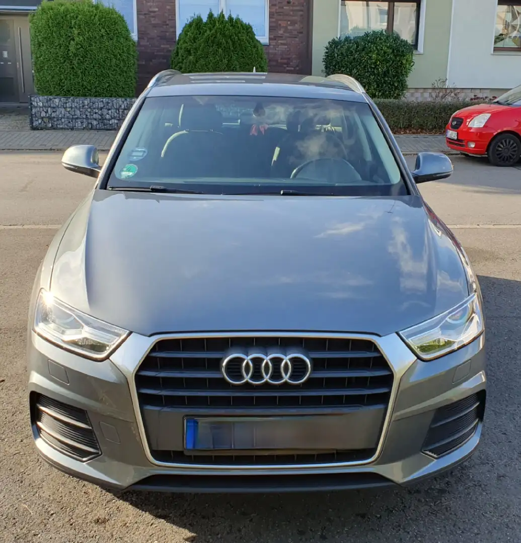 Audi Q3 Q3 1.4 TFSI cylinder on demand ultra Grau - 1