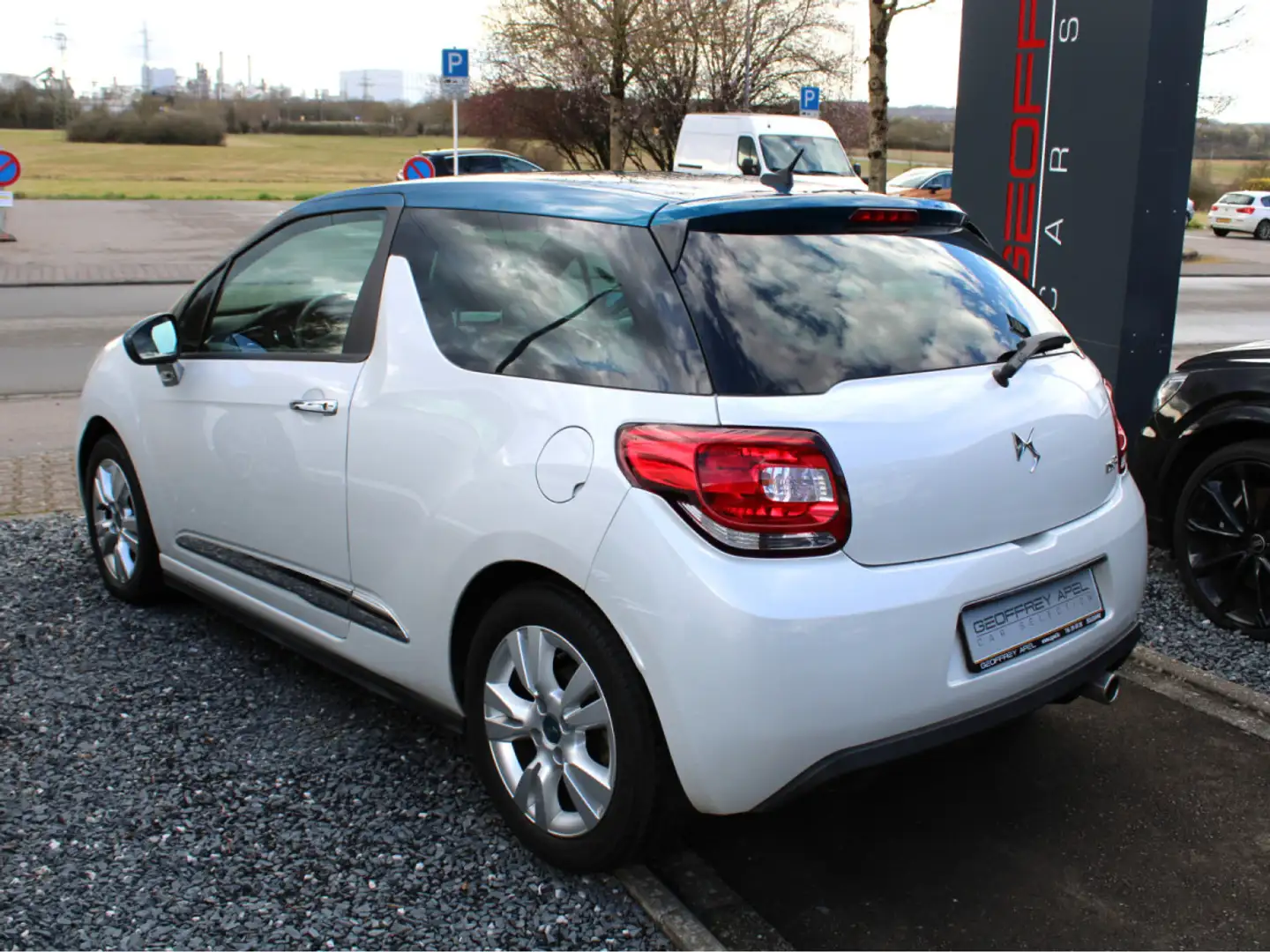 DS Automobiles DS 3 1.6 HDI 92 SOCHIC , TEMPOMAT, BLUETOOTH,GARANTIE 1 Blanc - 2
