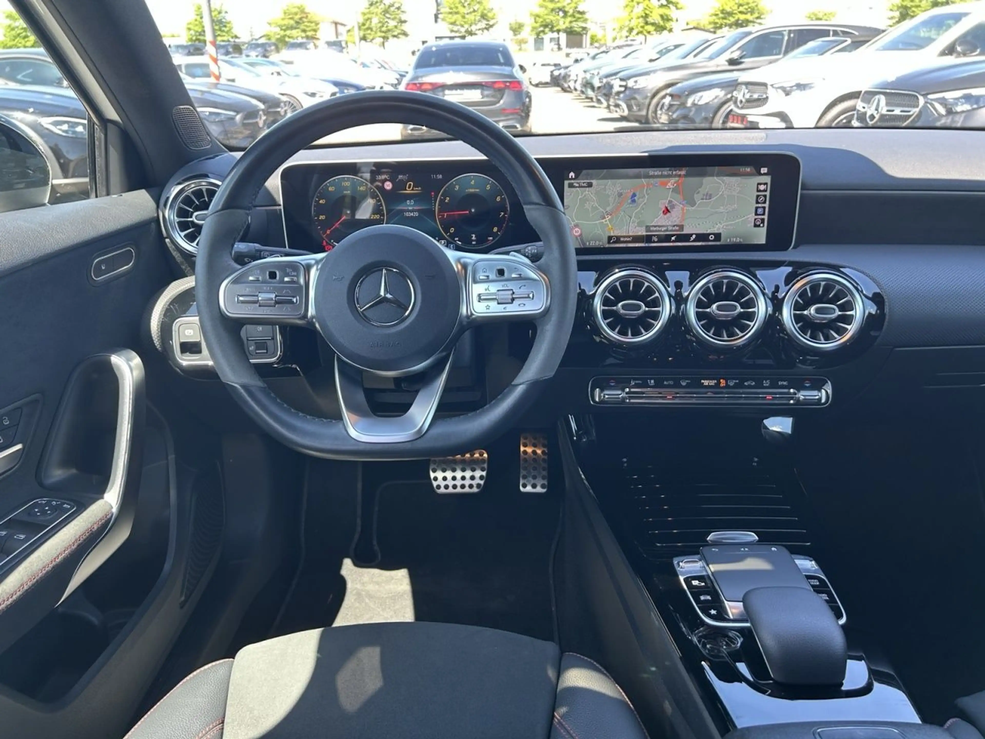 Mercedes-Benz A 250 4M AMG+NIGHT+FAHRASSIST+MULTIBEAM+AMBIENTE — photo 15