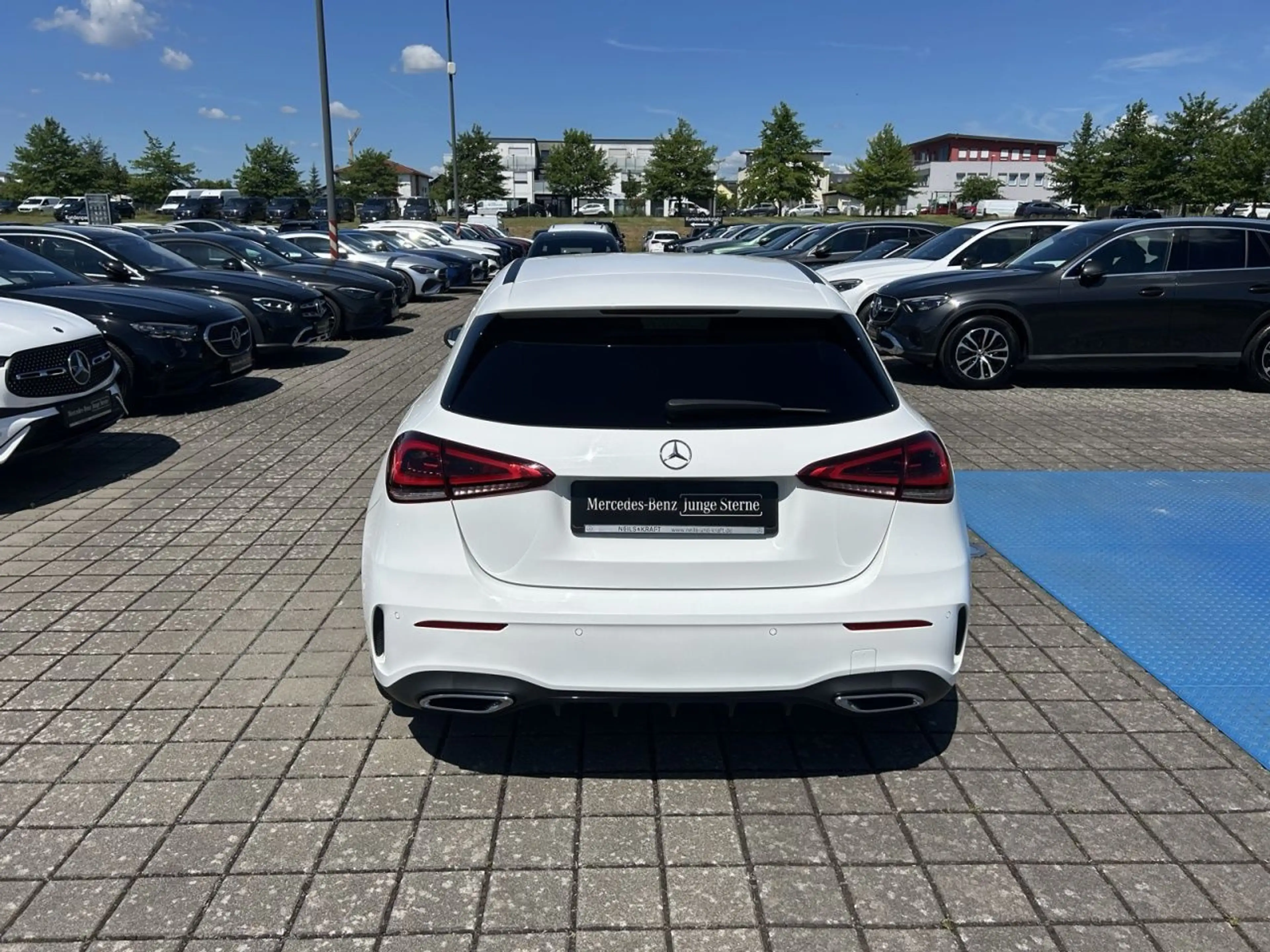 Mercedes-Benz A 250 4M AMG+NIGHT+FAHRASSIST+MULTIBEAM+AMBIENTE — photo 7