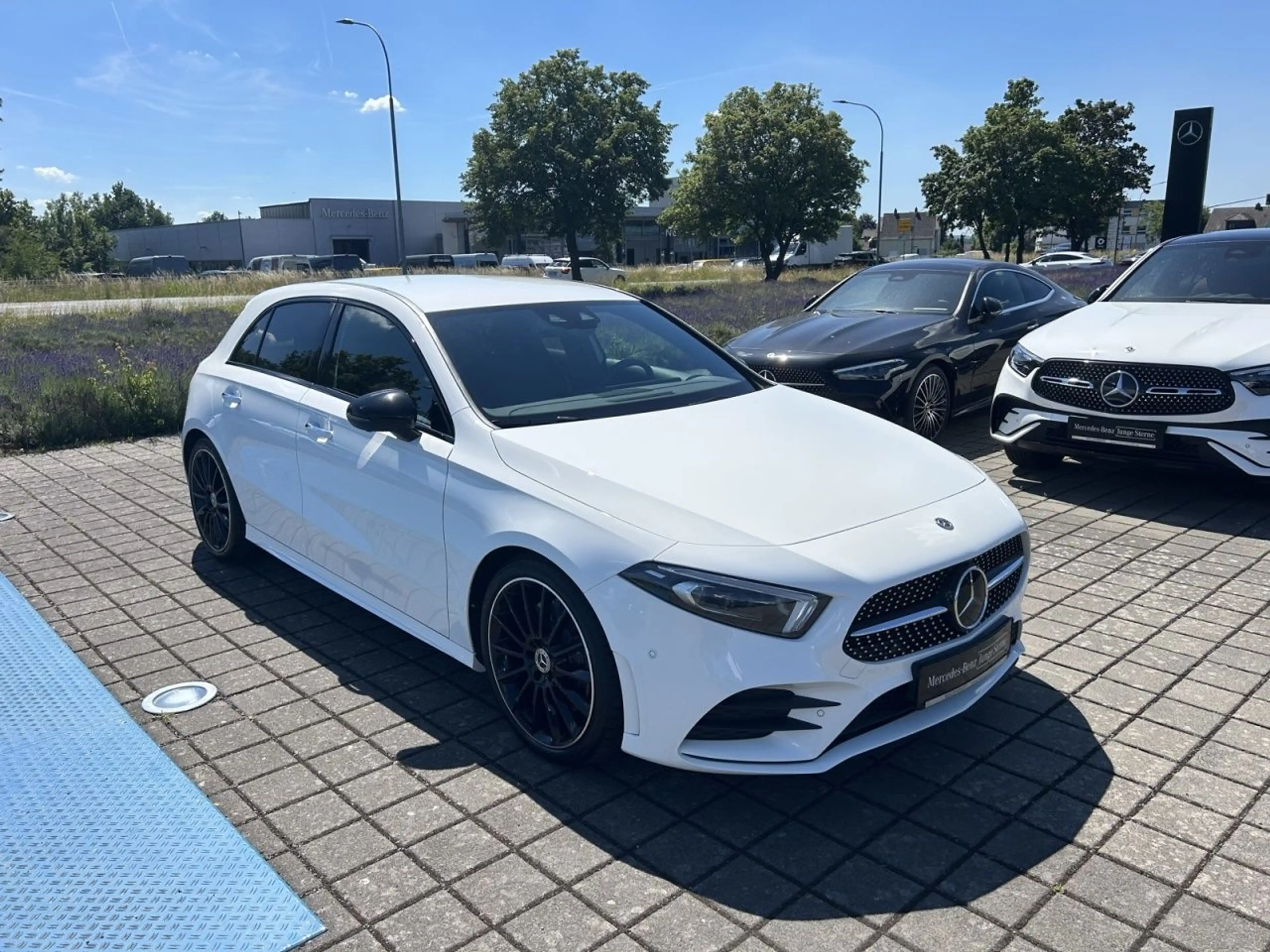 Mercedes-Benz A 250 4M AMG+NIGHT+FAHRASSIST+MULTIBEAM+AMBIENTE — photo 4