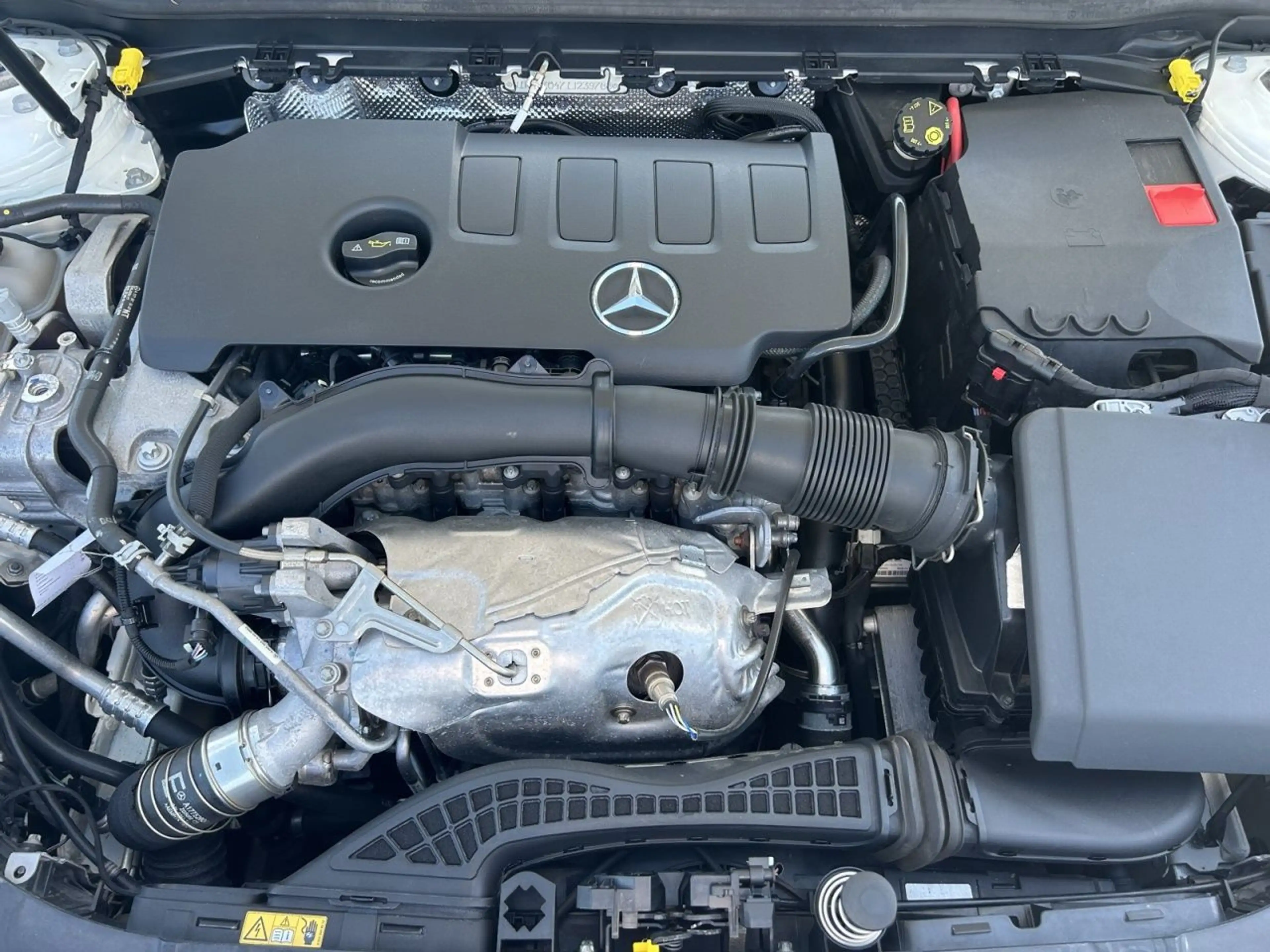 Mercedes-Benz A 250 4M AMG+NIGHT+FAHRASSIST+MULTIBEAM+AMBIENTE — photo 14