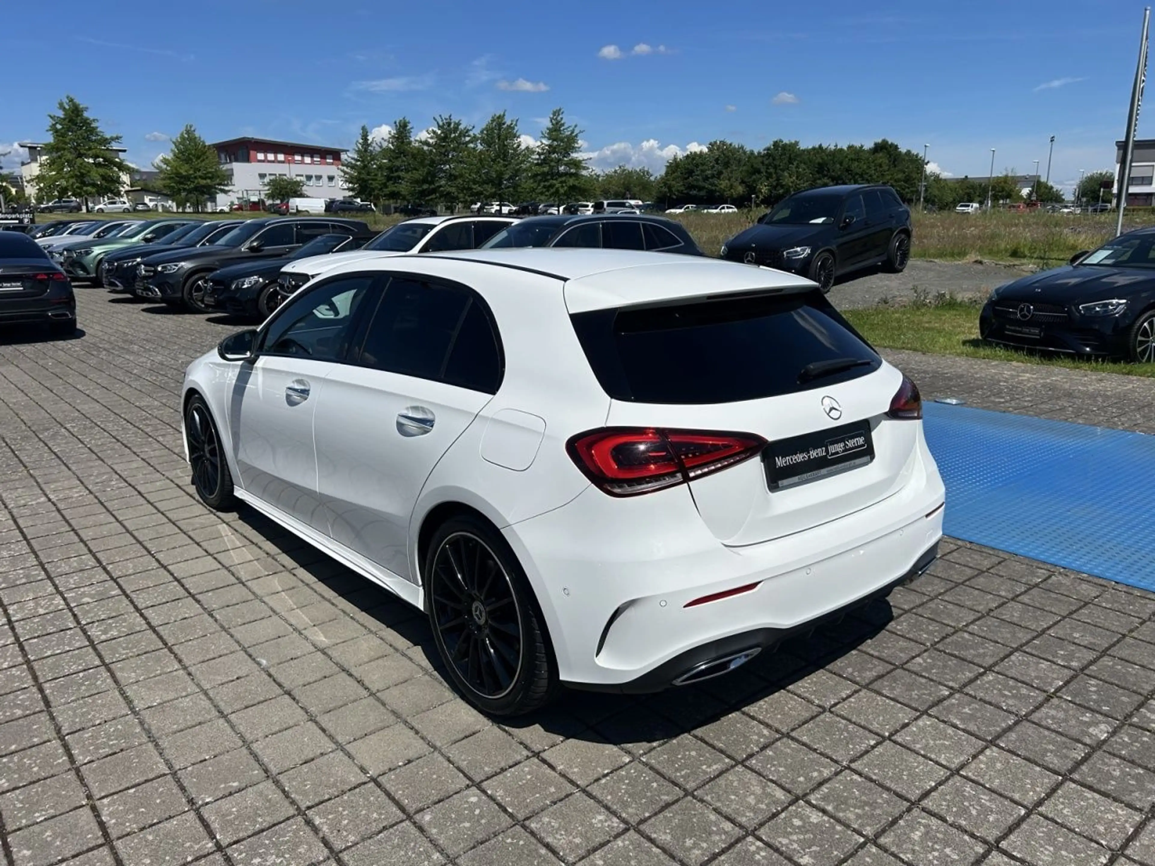 Mercedes-Benz A 250 4M AMG+NIGHT+FAHRASSIST+MULTIBEAM+AMBIENTE — photo 8