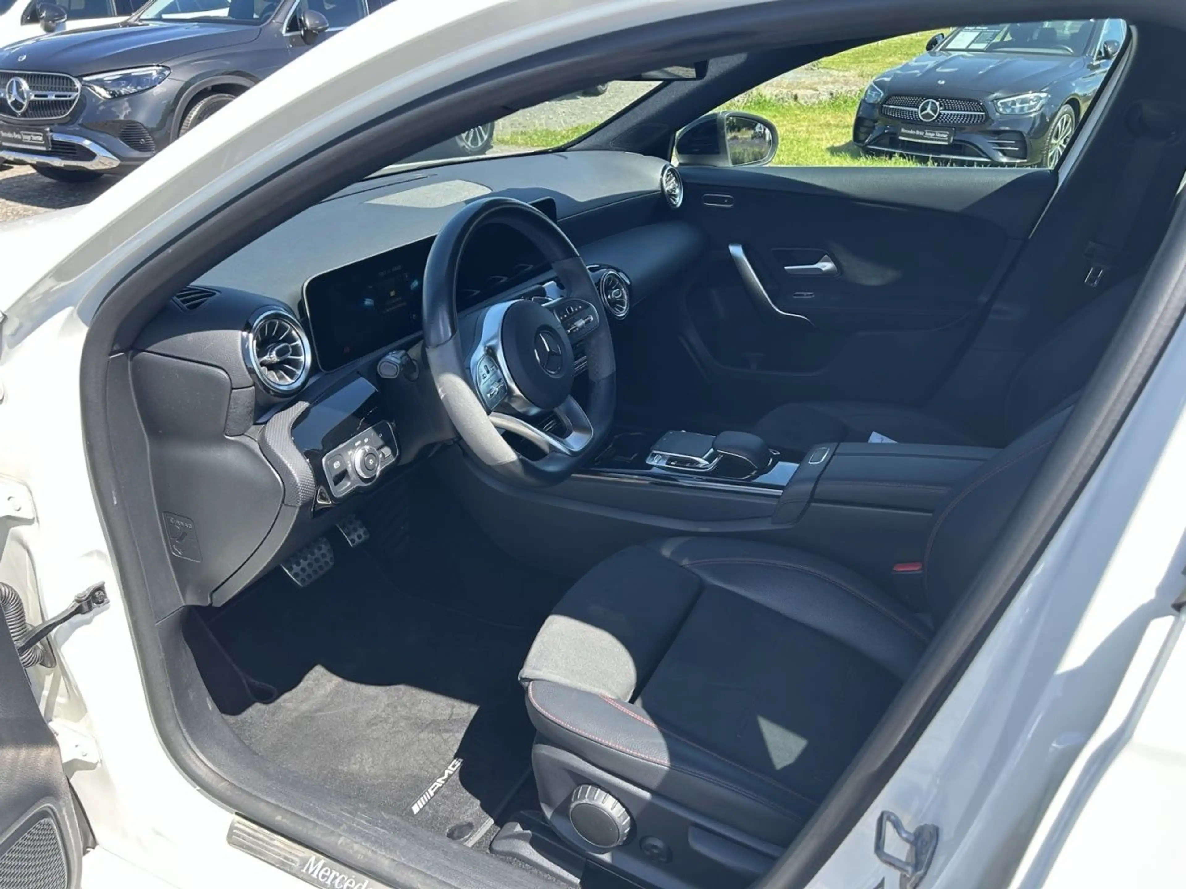 Mercedes-Benz A 250 4M AMG+NIGHT+FAHRASSIST+MULTIBEAM+AMBIENTE — photo 12