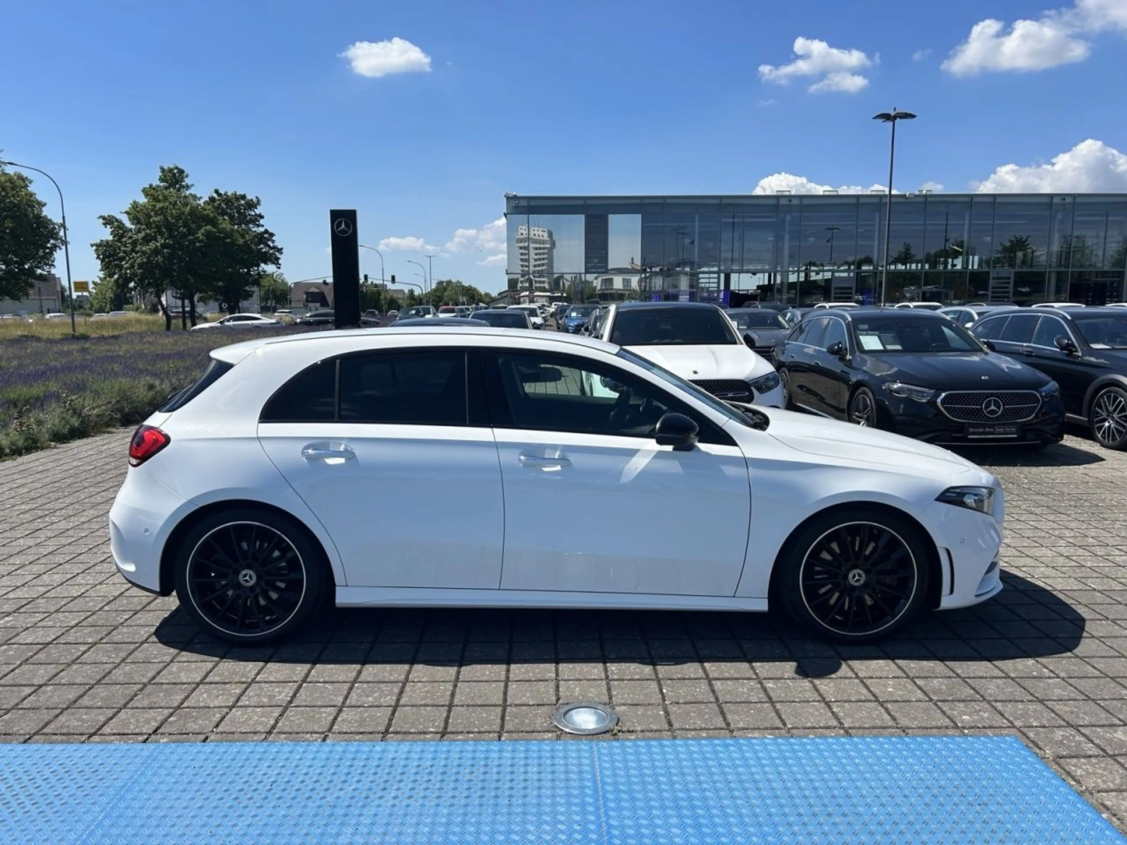 Mercedes-Benz A 250 4M AMG+NIGHT+FAHRASSIST+MULTIBEAM+AMBIENTE — photo 5