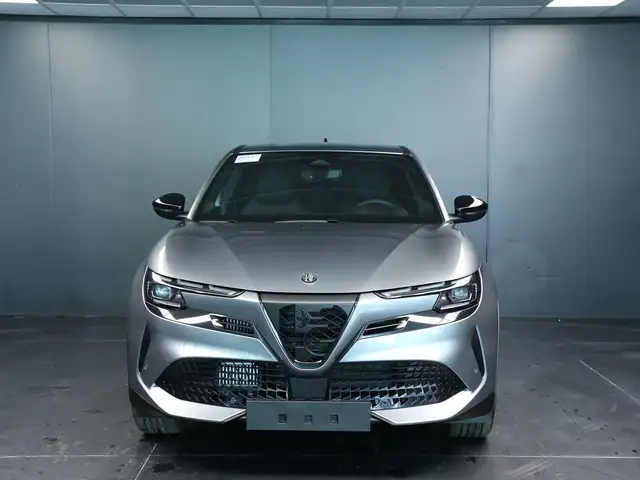Alfa Romeo Junior view 2