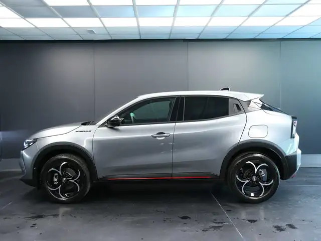 Alfa Romeo Junior view 8
