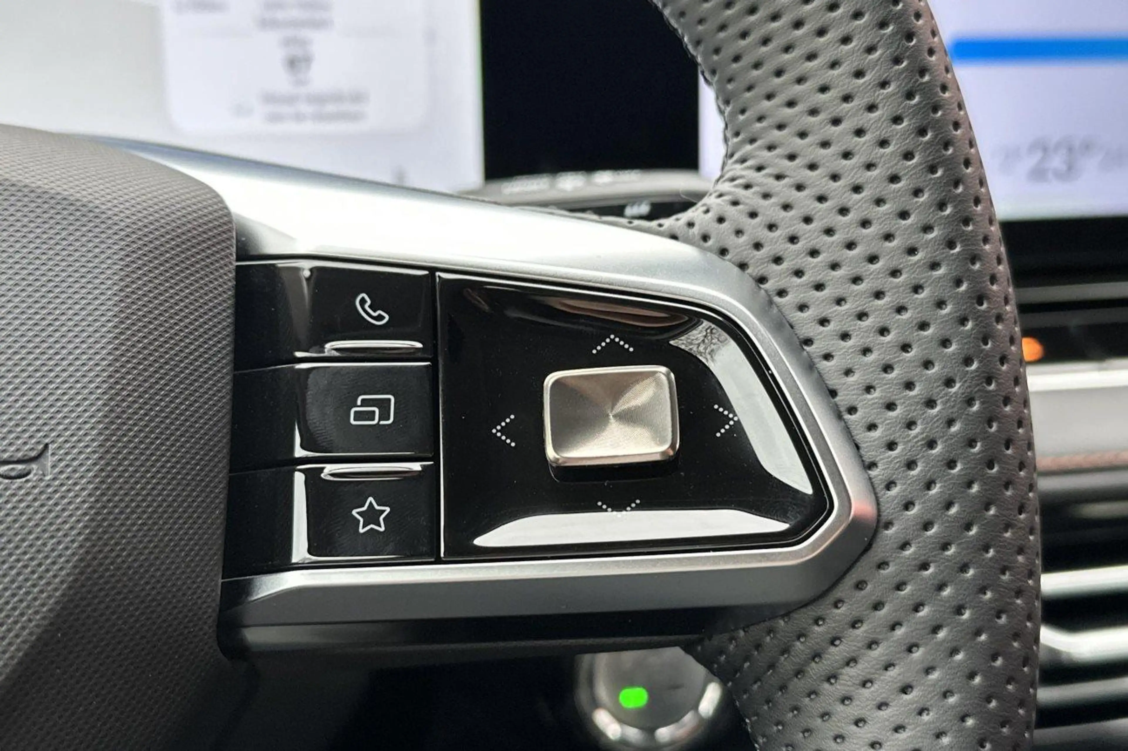 MG HS Luxury PHEV — photo 15