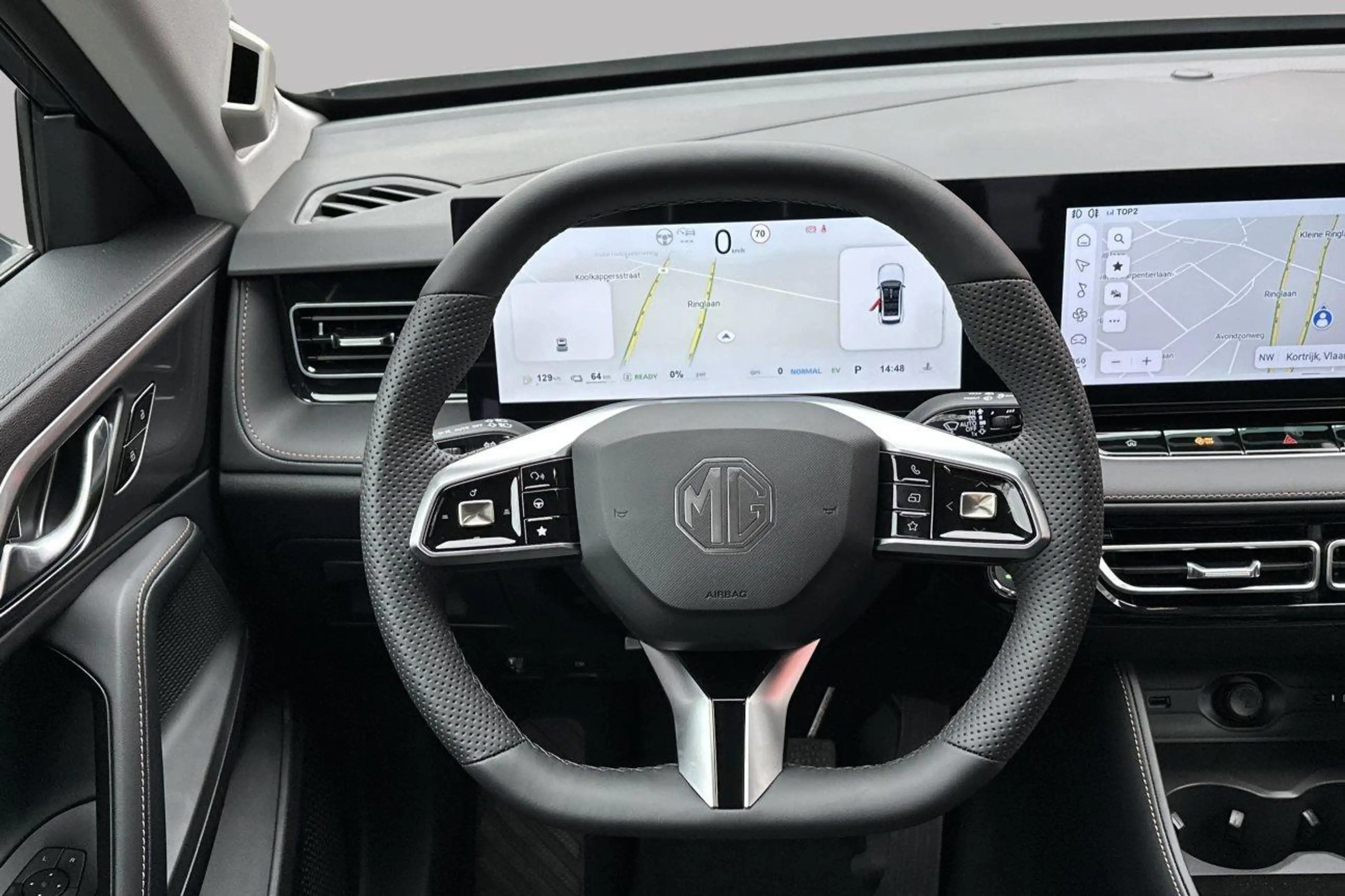 MG HS Luxury PHEV — photo 13