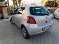 Toyota Yaris 5p 1.3 Sol c/CL Gris - thumbnail 3