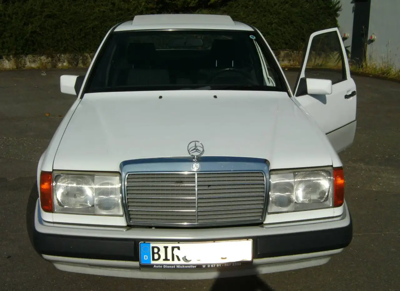 Mercedes-Benz E 200 E-Klasse D, W124, foto 1