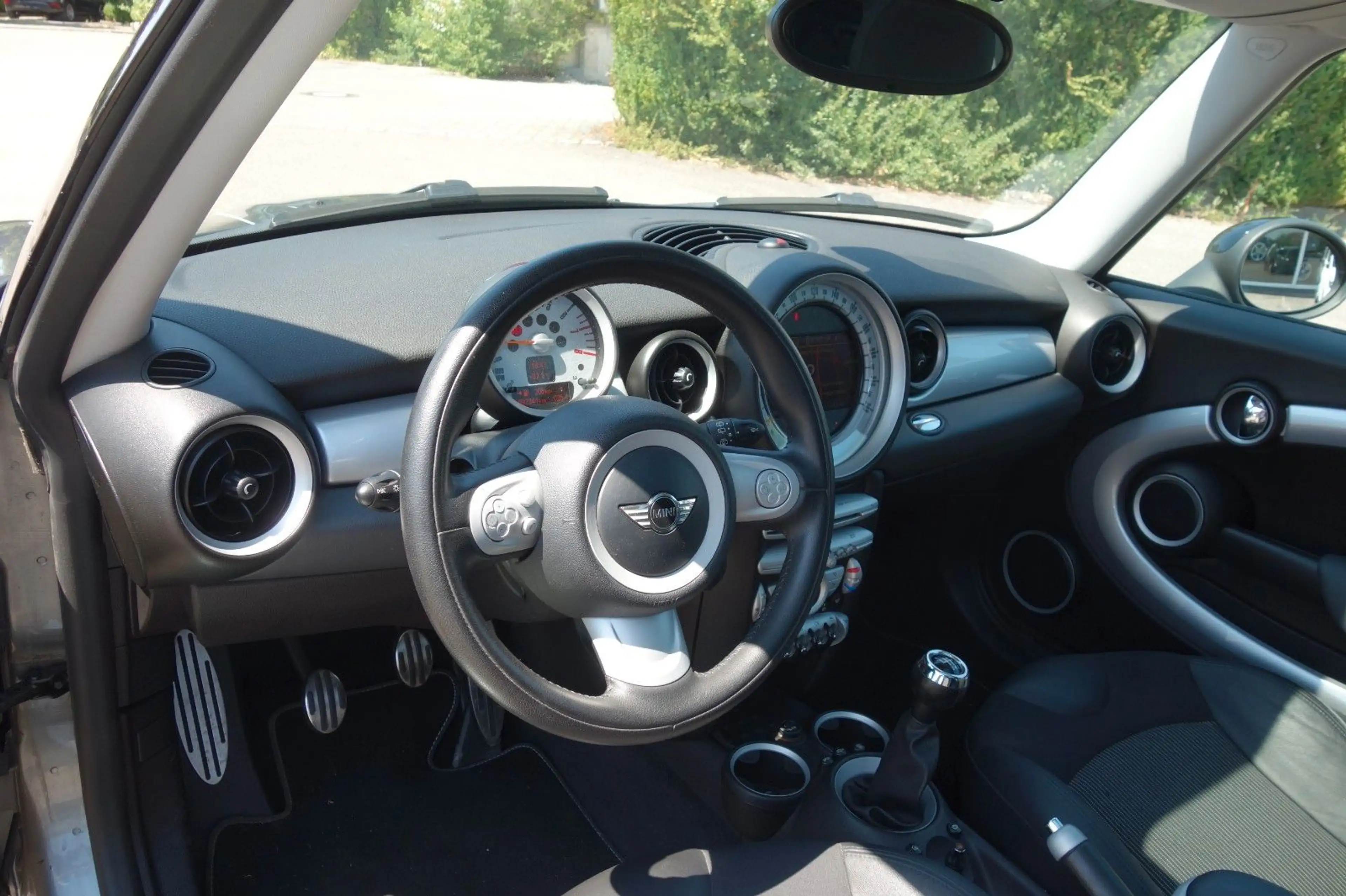 MINI Cooper S Clubman -Xenon-Navi-Panorama-Alu 17" — photo 13