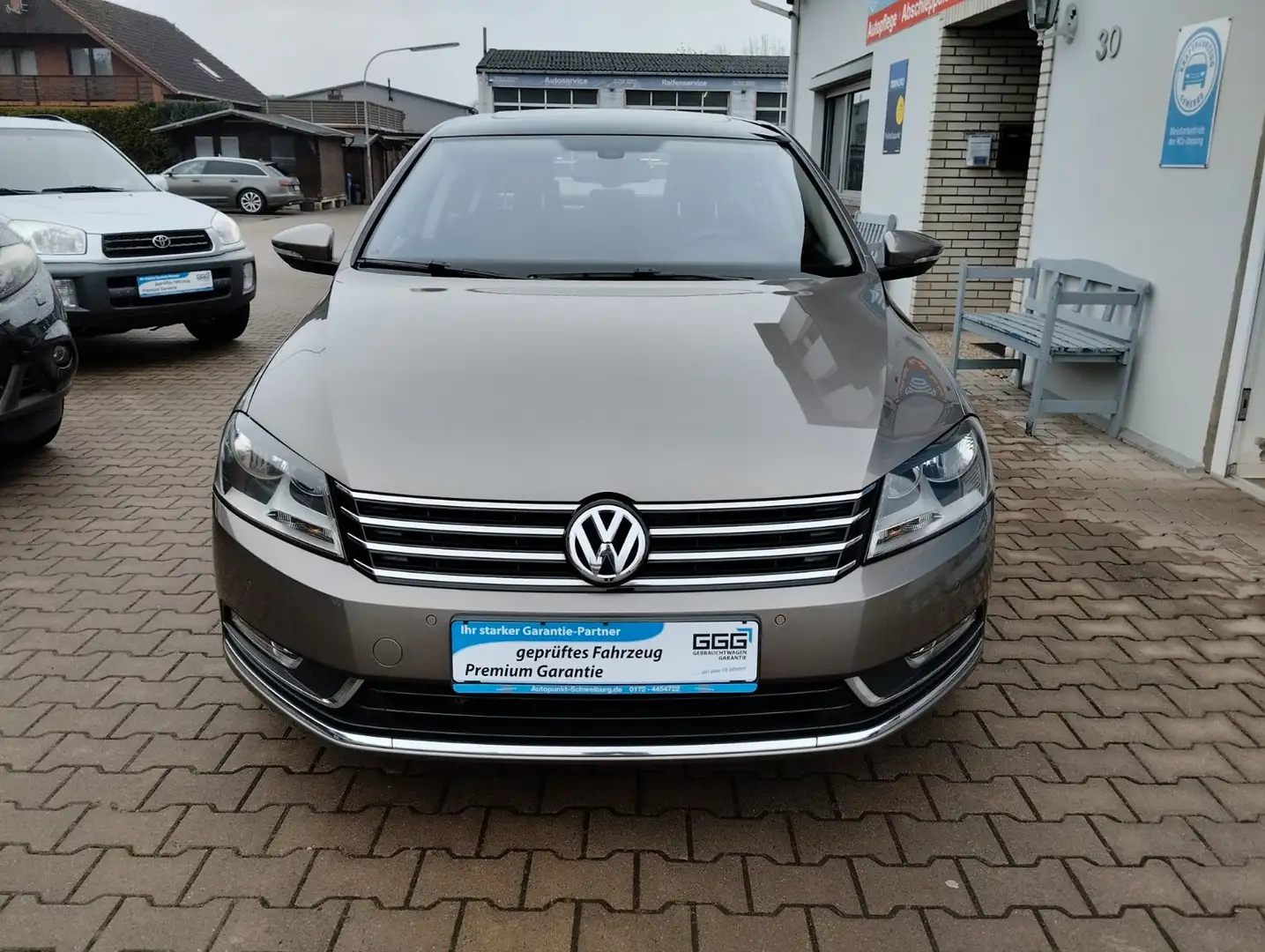 Volkswagen Passat Lim. Comfortline BlueMotion TÜV-AU NEU Brun - 2