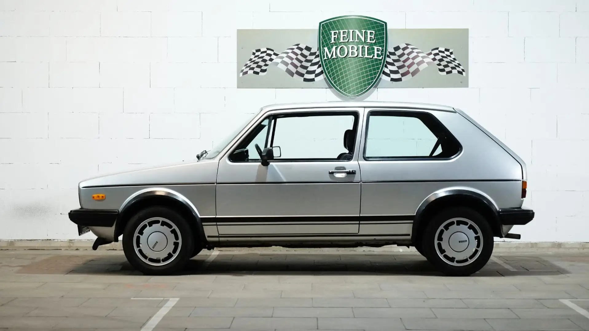 Volkswagen Golf 1 GTI 1,8 L - 5-Gang und Stahlschiebedach Argent - 2