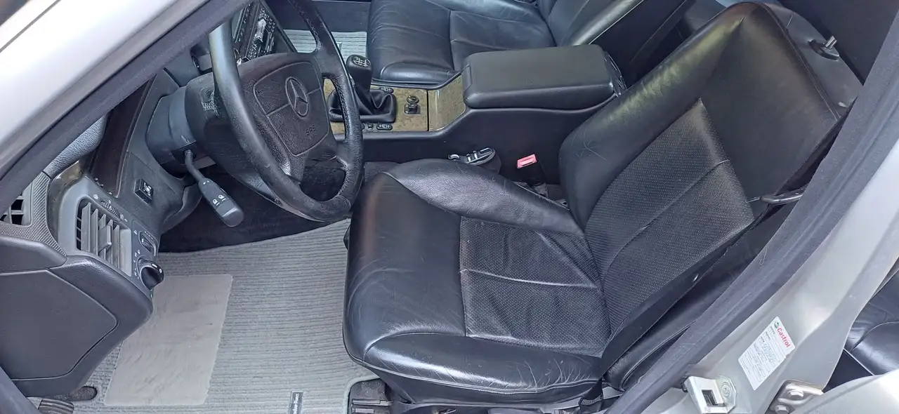 Mercedes-Benz E 200 Avantgarde, foto 4