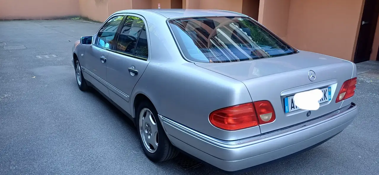 Mercedes-Benz E 200 Avantgarde, foto 9