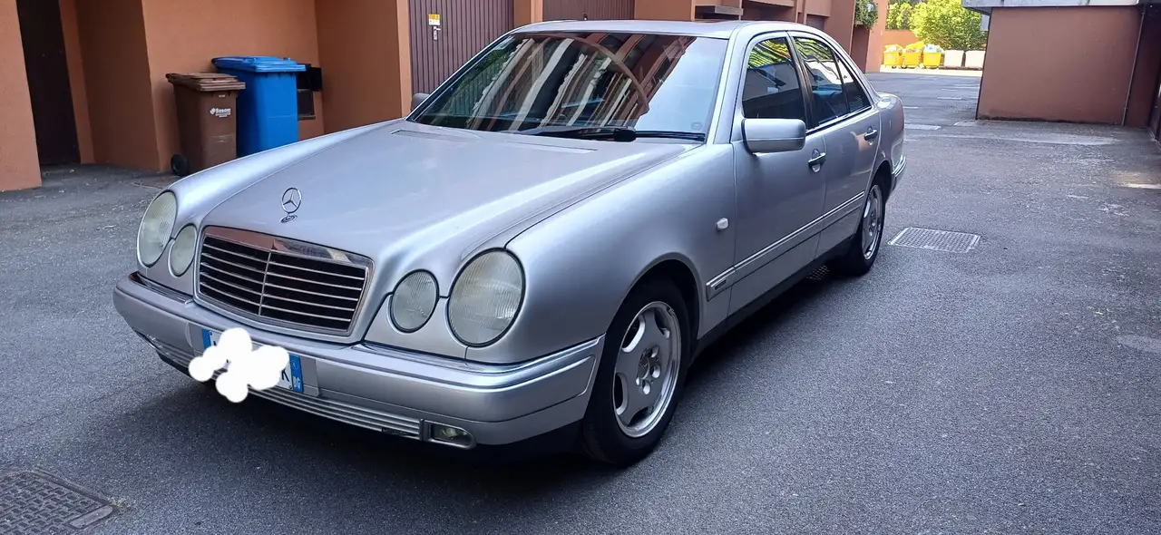 Mercedes-Benz E 200 Avantgarde, foto 1