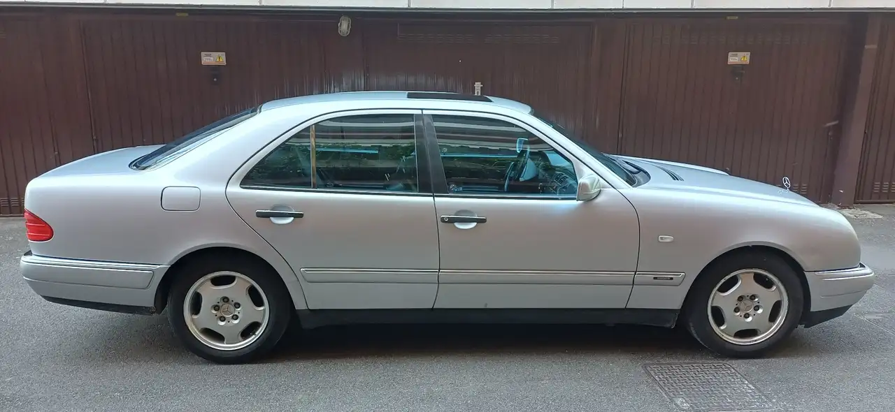 Mercedes-Benz E 200 Avantgarde, foto 8