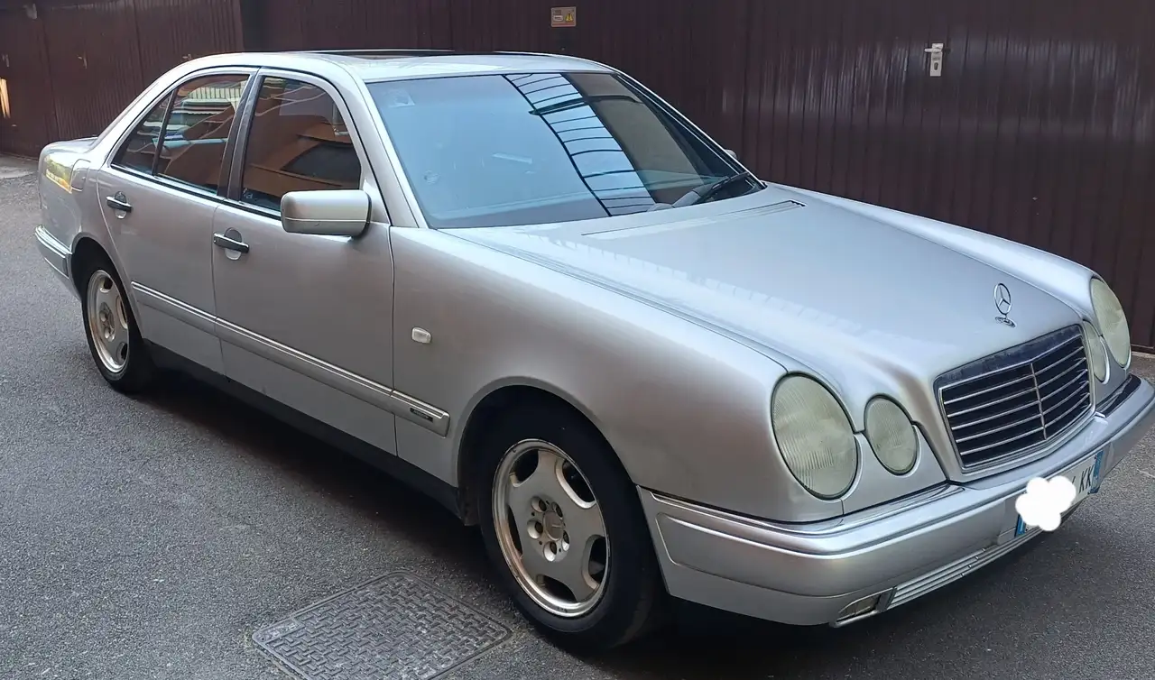 Mercedes-Benz E 200 Avantgarde, foto 3