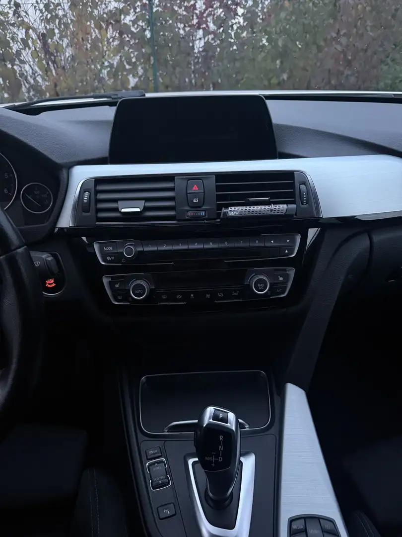 BMW 318 318d Sport Line Aut. - 2