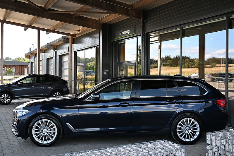 BMW 530 i Touring xDrive Aut. Komfortsitze, Sitzklima, ... — photo 2