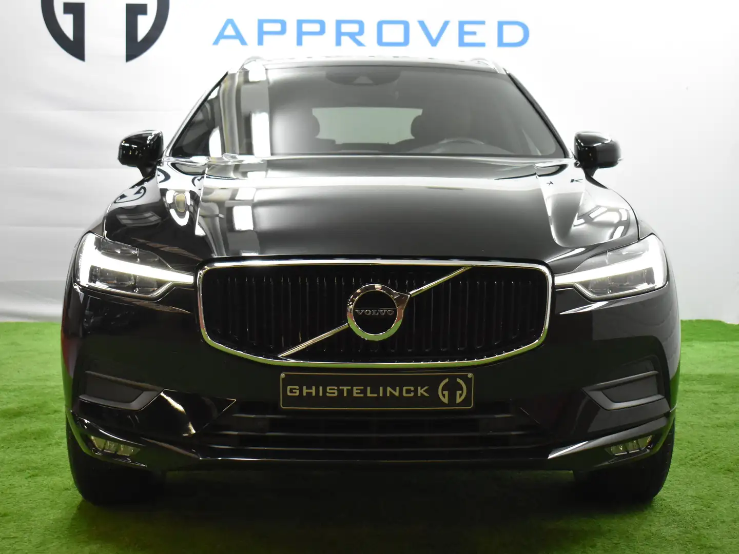 Volvo XC60 2.0 B4 MHEV Momentum Pro Noir - 2