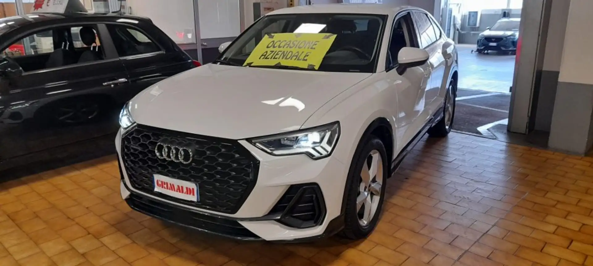 Audi Q3 SPORTBACK 40 TDI quattro S tr. Bus. Plus 19" B&O Grau - 2