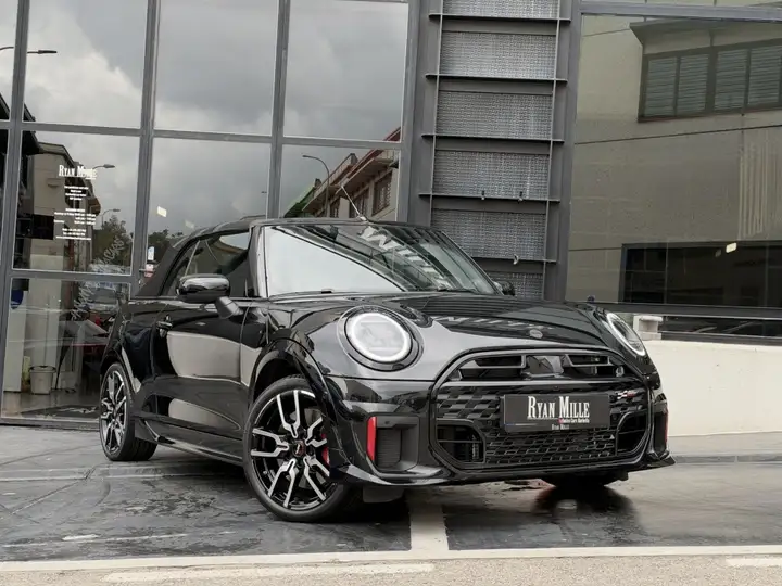 MINI Cooper JCW Cabrio (31GX) 2026