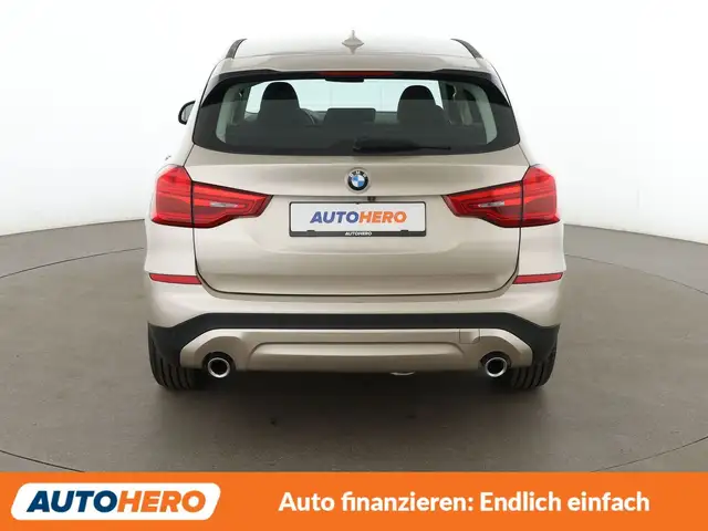 BMW X3 view 5