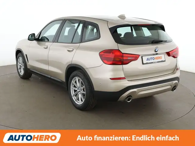 BMW X3 view 4