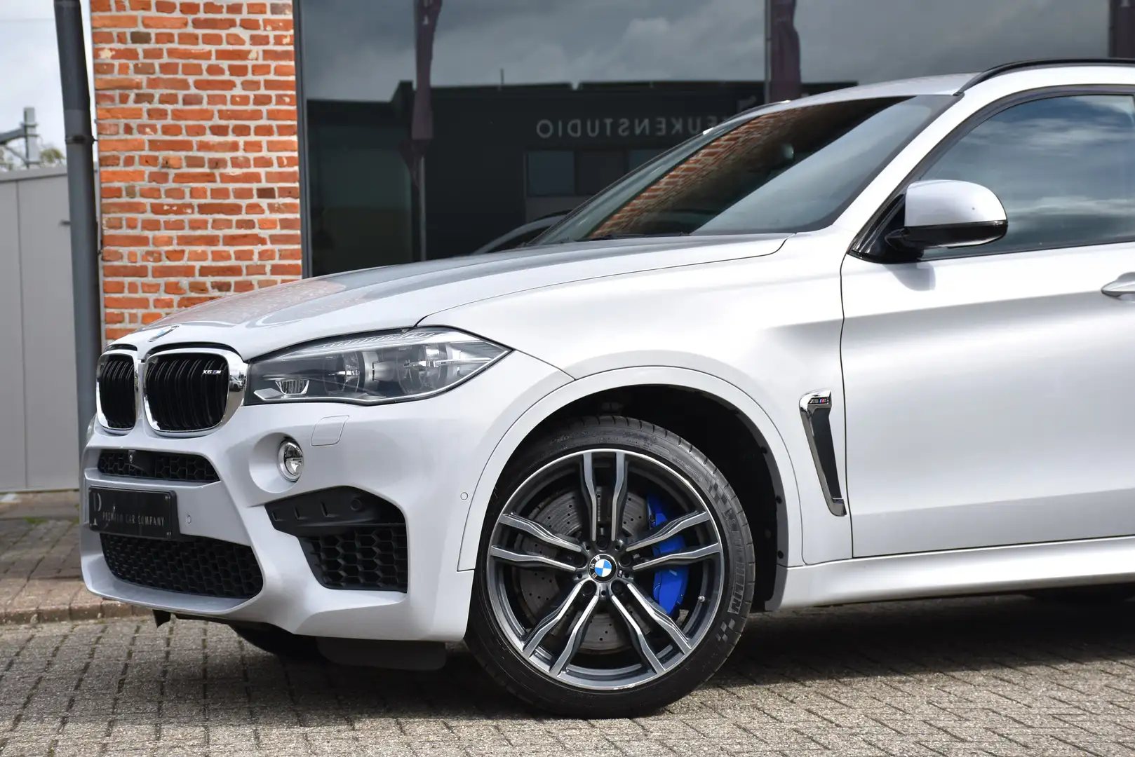 BMW X6 M 4.4AS V8| INDIVIDUAL| M-drivers|Entertainment|FULL Grijs - 2