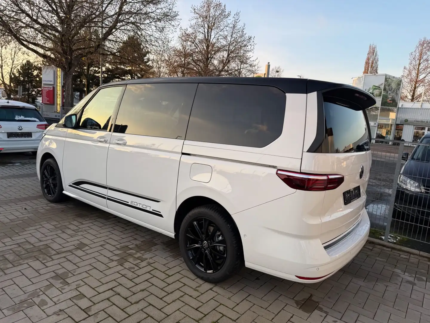 Volkswagen T7 Multivan 2.0 TDI Edition/Lang/ Vis-a-Vis Weiß - 2