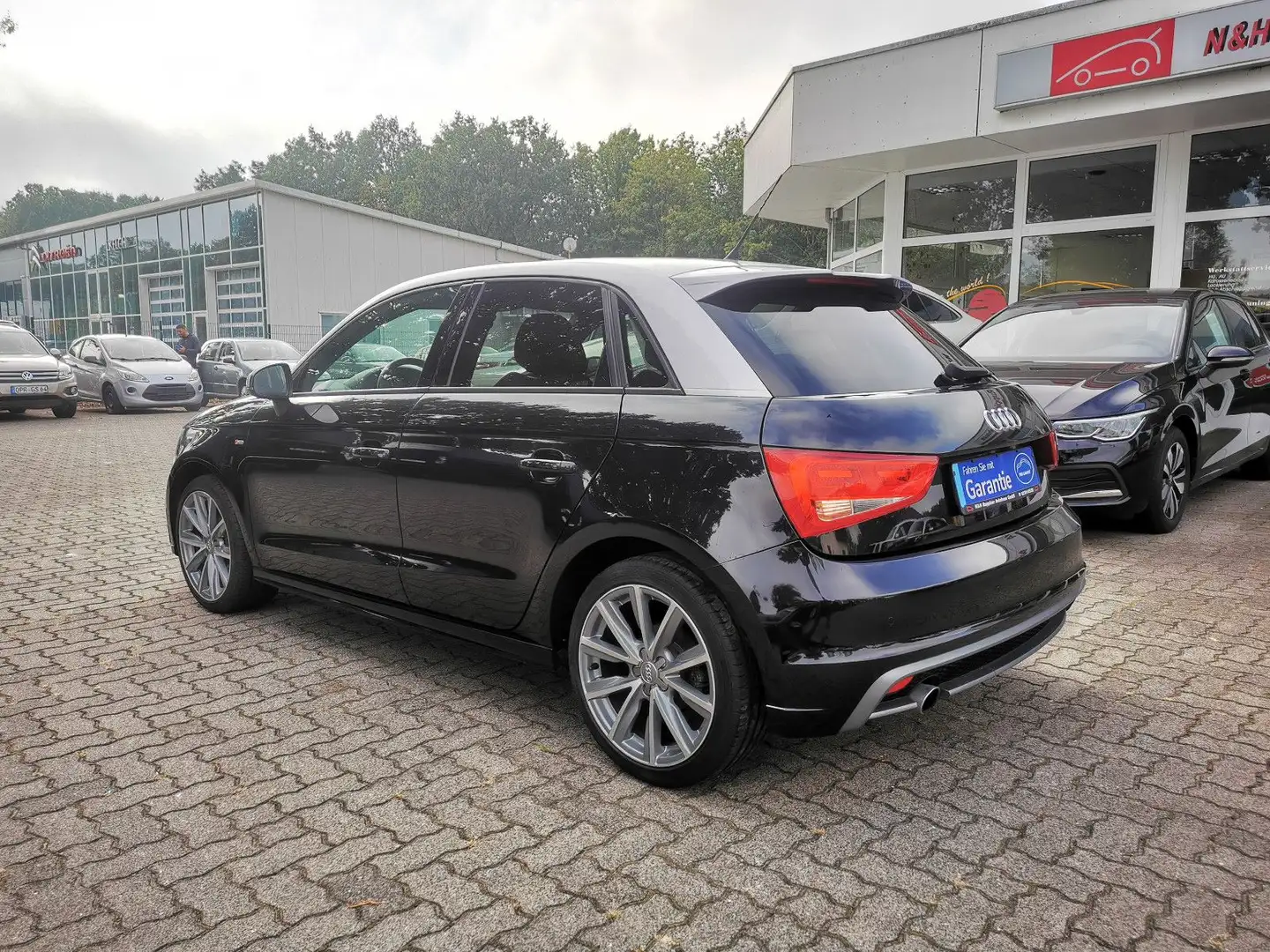 Audi A1 Sportback S-Line Navi TÜV / AU / Service Neu Schwarz - 2