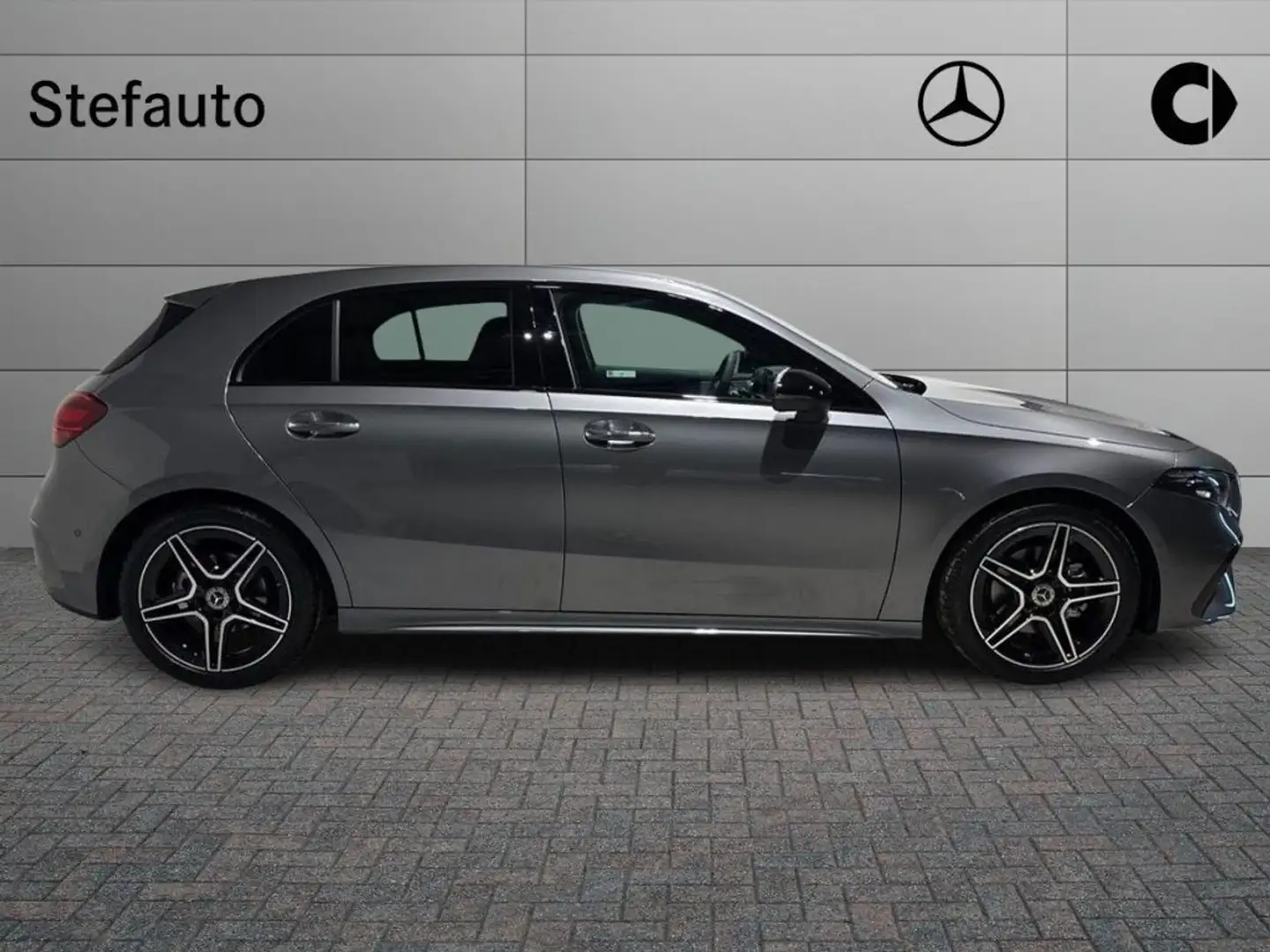 Mercedes-Benz A 180 d Automatic AMG Line Advanced Plus Grigio - 2